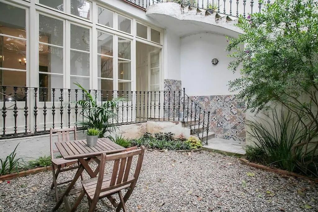Canela Homes Barcelona Patio Apartment