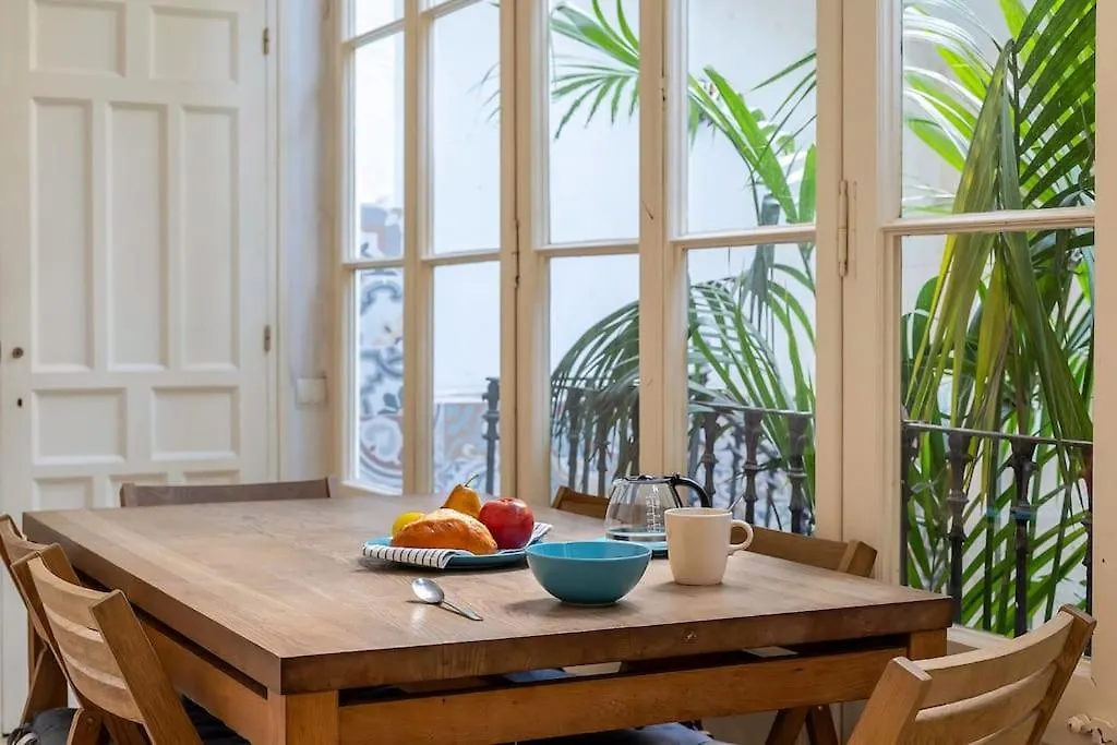 Canela Homes Barcelona Patio