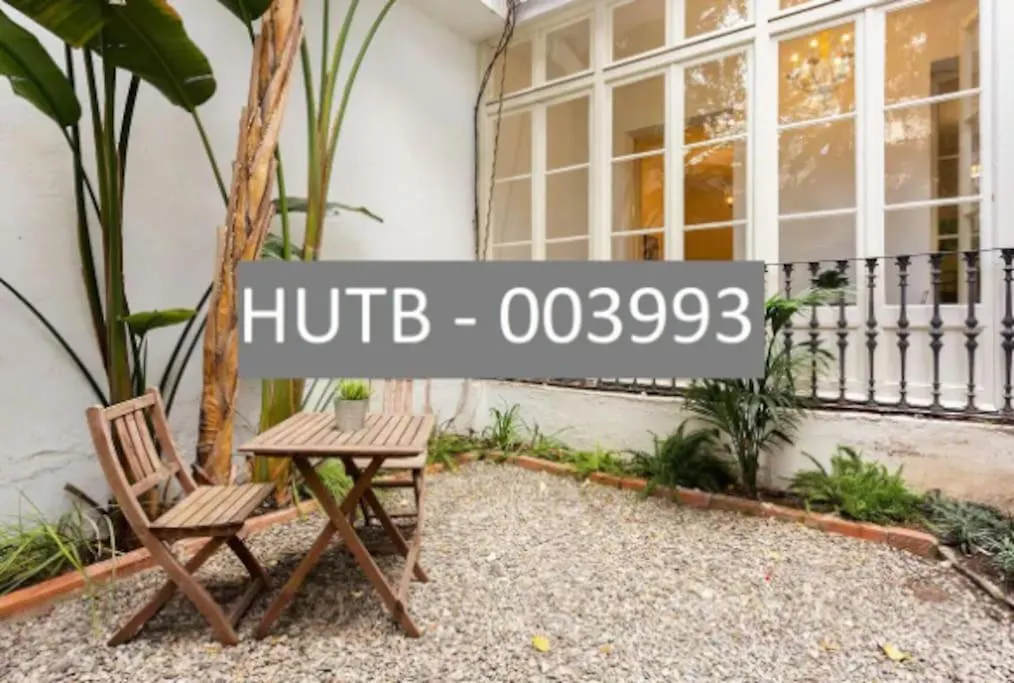 Canela Homes Barcelona Patio